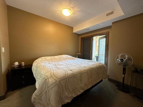 2203 - 7495 Columbia Avenue, Radium Hot Springs, BC - Indoor Photo Showing Bedroom