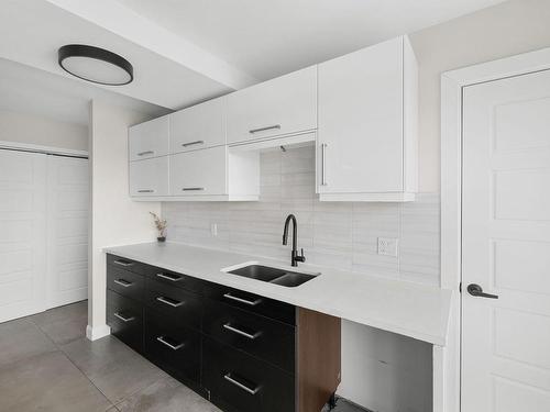 Kitchen - 890 Route Marie-Victorin, Lévis (Les Chutes-De-La-Chaudière-Ouest), QC - Indoor Photo Showing Kitchen With Double Sink With Upgraded Kitchen