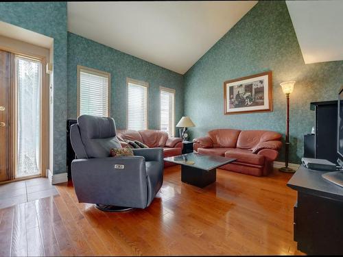 Salon - 161 Rue Marguerite-Bertaud, Boucherville, QC - Indoor Photo Showing Living Room