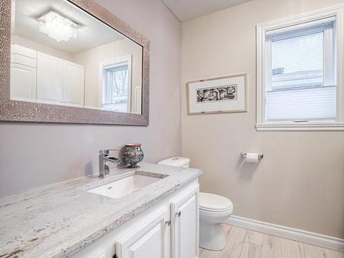 Powder room - 370 Rue Léotable-Dubuc, La Prairie, QC - Indoor Photo Showing Bathroom