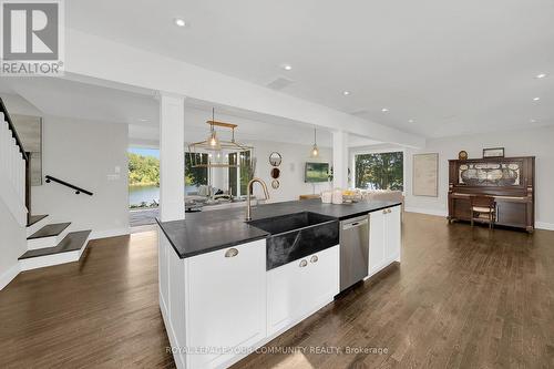 6 & 8 Macleod Estate Court, Richmond Hill (Jefferson), ON - Indoor Photo Showing Kitchen