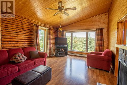 134 Main Road, Bristols Hope, NL - Indoor Photo Showing Living Room