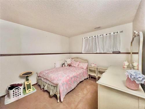 76 High Point Drive, Winnipeg, MB - Indoor Photo Showing Bedroom