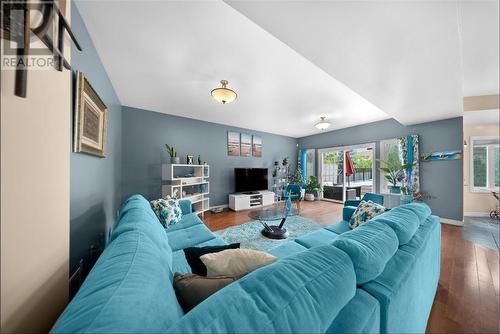 2027 Greenwood Drive, Sudbury, ON - Indoor Photo Showing Living Room