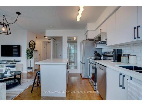 1611-215 Fort York Blvd, Toronto, ON - Indoor Photo Showing Kitchen