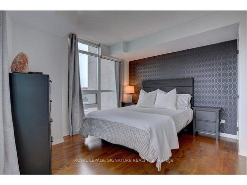 1611-215 Fort York Blvd, Toronto, ON - Indoor Photo Showing Bedroom