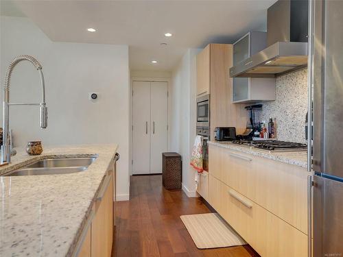 605-707 Courtney St, Victoria, BC - Indoor Photo Showing Kitchen With Stainless Steel Kitchen With Double Sink With Upgraded Kitchen