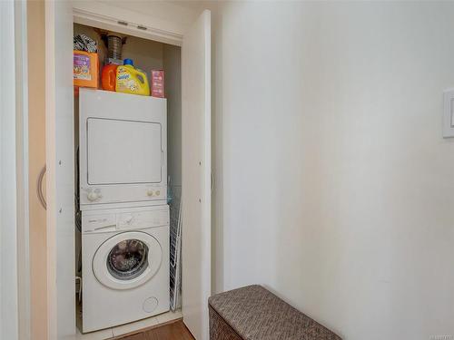 605-707 Courtney St, Victoria, BC - Indoor Photo Showing Laundry Room