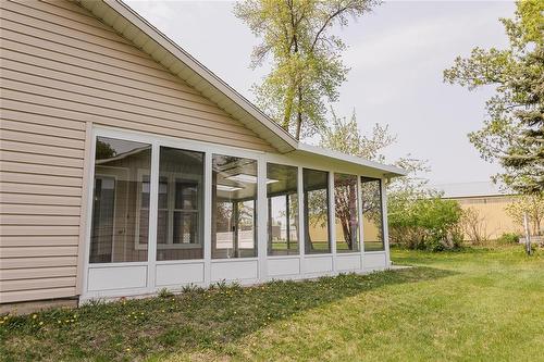 52 Centre Avenue E, Carman, MB - Outdoor