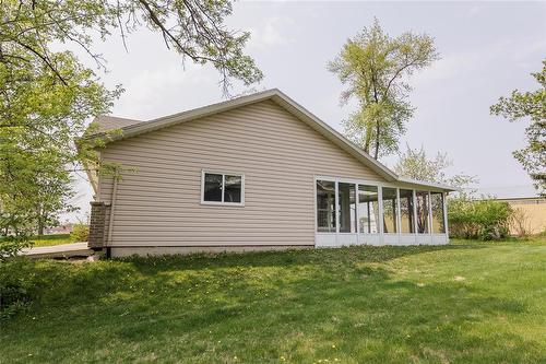 52 Centre Avenue E, Carman, MB - Outdoor