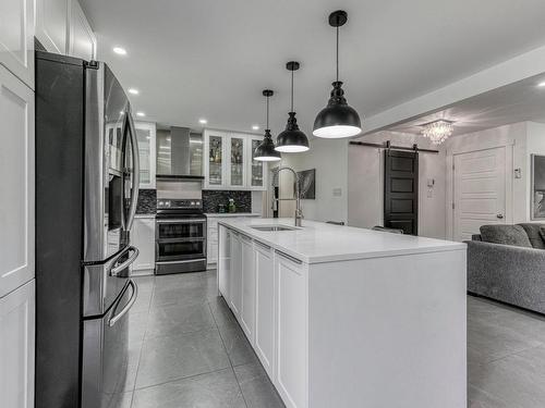 Cuisine - 1915 54E Avenue (P.-A.-T.), Montréal (Rivière-Des-Prairies/Pointe-Aux-Trembles), QC - Indoor Photo Showing Kitchen