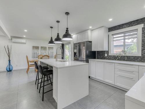 Kitchen - 1915 54E Avenue (P.-A.-T.), Montréal (Rivière-Des-Prairies/Pointe-Aux-Trembles), QC - Indoor Photo Showing Kitchen With Upgraded Kitchen