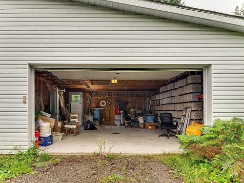 Garage - 18 520E Avenue, Saint-Hippolyte, QC - Outdoor With Exterior