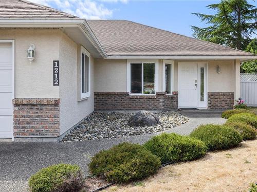 1212 Sunrise Dr, Qualicum Beach, BC 