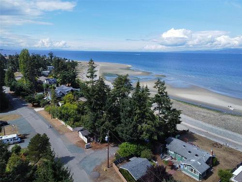 930 Shorewood Dr, Parksville, BC 