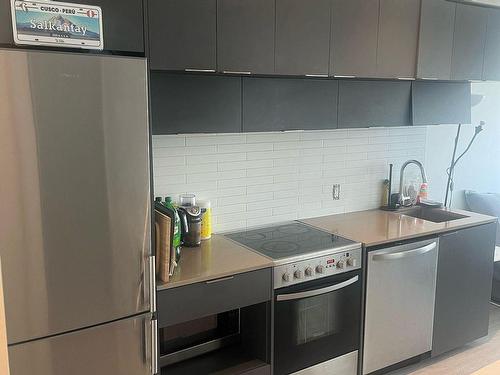 3101-181 Dundas St E, Toronto, ON - Indoor Photo Showing Kitchen