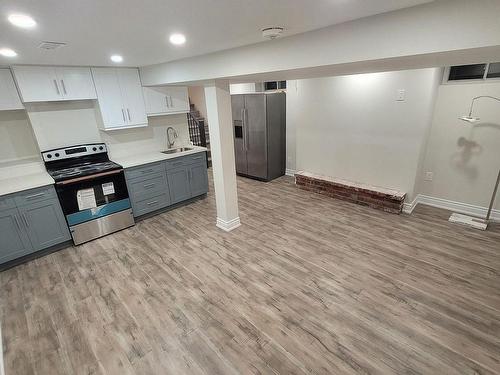 Bsmt-118 Bogert Ave, Toronto, ON - Indoor Photo Showing Kitchen