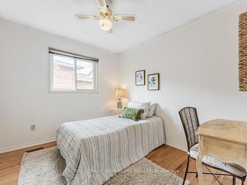 1637 Beaton Way, Pickering, ON - Indoor Photo Showing Bedroom