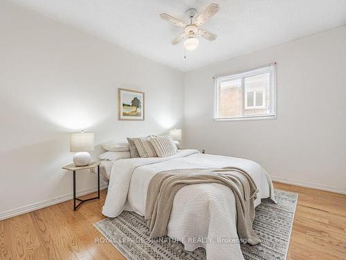 1637 Beaton Way, Pickering, ON - Indoor Photo Showing Bedroom