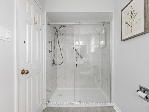 1637 Beaton Way, Pickering, ON - Indoor Photo Showing Bathroom