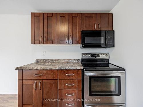 1105 Norman Cres, Oshawa, ON - Indoor Photo Showing Kitchen