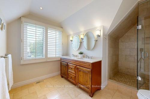 2080 Chippewa Tr, Mississauga, ON - Indoor Photo Showing Bathroom