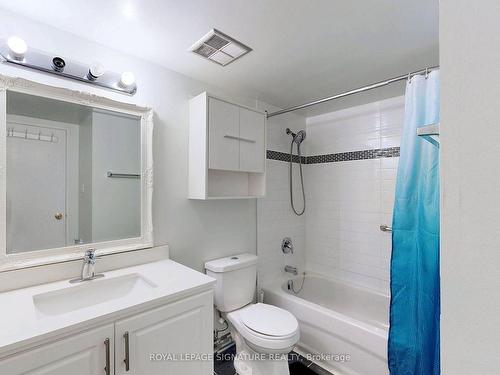 1003-18 Knightsbridge Rd, Brampton, ON - Indoor Photo Showing Bathroom