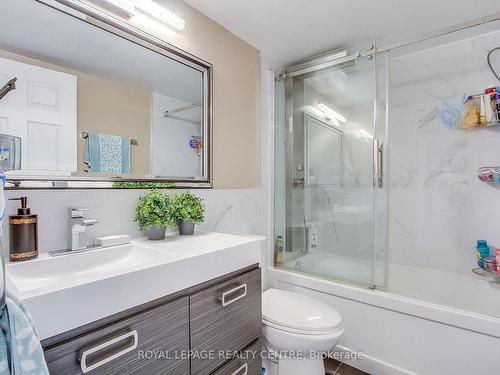 705-3590 Kaneff Cres, Mississauga, ON - Indoor Photo Showing Bathroom