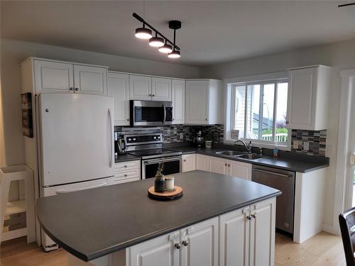 3669 Morningside Drive, West Kelowna, BC - Indoor Photo Showing Kitchen With Double Sink