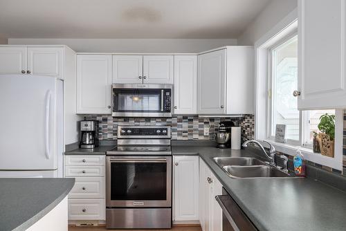 3669 Morningside Drive, West Kelowna, BC - Indoor Photo Showing Kitchen With Double Sink