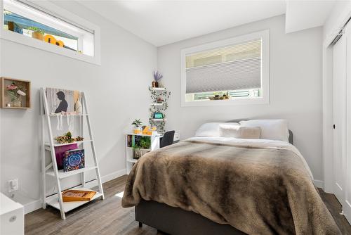 3361 Aspen Lane, Kelowna, BC - Indoor Photo Showing Bedroom