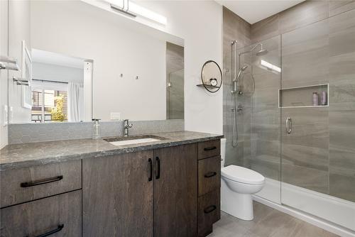 3361 Aspen Lane, Kelowna, BC - Indoor Photo Showing Bathroom