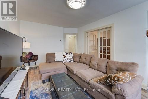 72 Edgemont Street N, Hamilton (Crown Point), ON - Indoor Photo Showing Living Room