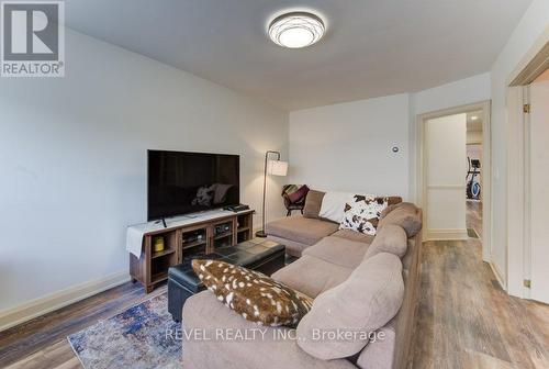 72 Edgemont Street N, Hamilton (Crown Point), ON - Indoor Photo Showing Living Room