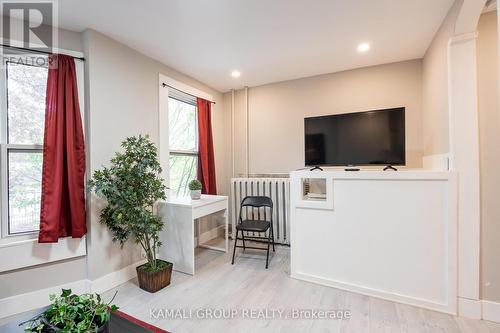 38 Inchbury Street, Hamilton (Strathcona), ON - Indoor Photo Showing Other Room