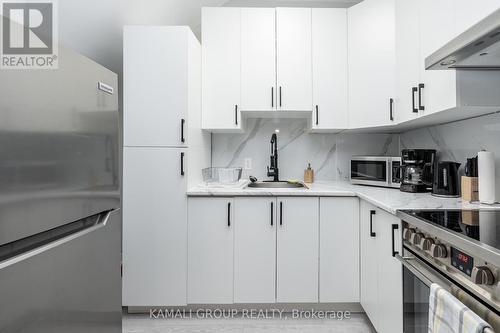 38 Inchbury Street, Hamilton (Strathcona), ON - Indoor Photo Showing Kitchen