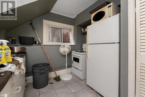 236 Grosvenor Avenue N, Hamilton (Crown Point), ON - Indoor Photo Showing Kitchen