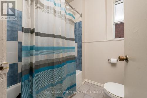 236 Grosvenor Avenue N, Hamilton (Crown Point), ON - Indoor Photo Showing Bathroom