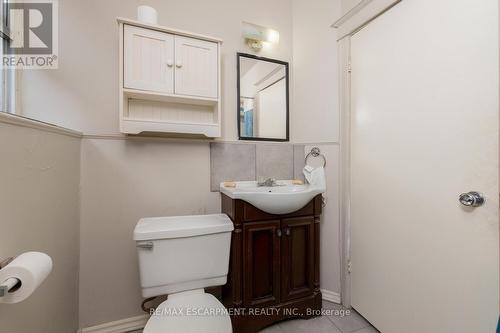 236 Grosvenor Avenue N, Hamilton, ON - Indoor Photo Showing Bathroom