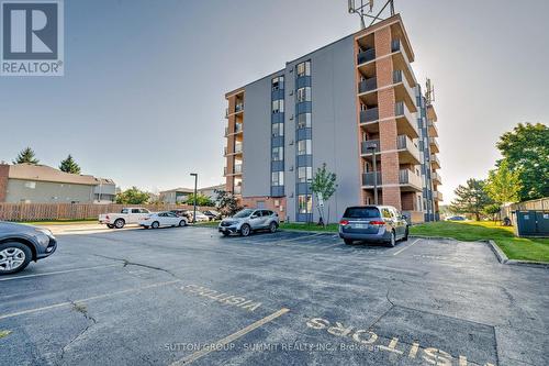 202 - 870 Upper Wentworth Street, Hamilton, ON - Outdoor