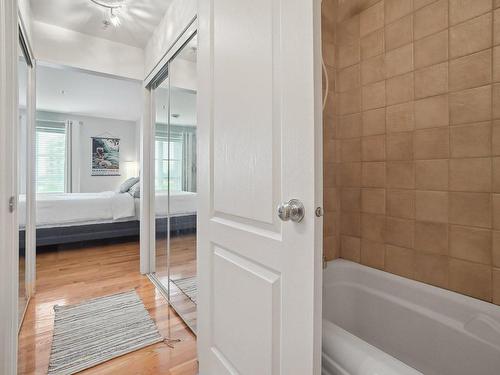 Ensuite bathroom - 503-100 Rue Rhéaume, Montréal (Verdun/Île-Des-Soeurs), QC - Indoor Photo Showing Bathroom