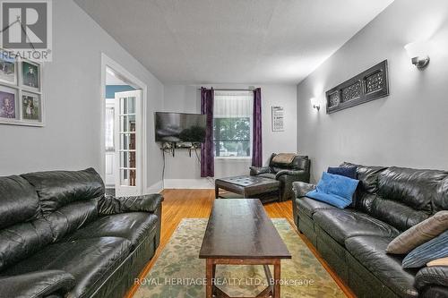 180 Angeline Street N, Kawartha Lakes (Lindsay), ON - Indoor Photo Showing Living Room