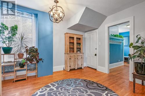 180 Angeline Street N, Kawartha Lakes (Lindsay), ON - Indoor Photo Showing Bedroom