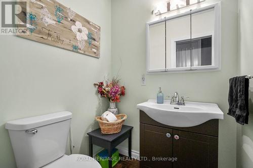 180 Angeline Street N, Kawartha Lakes (Lindsay), ON - Indoor Photo Showing Bathroom