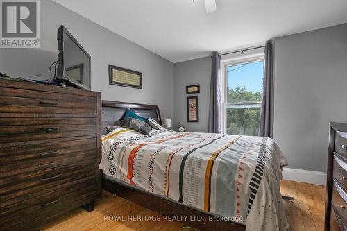 180 Angeline Street N, Kawartha Lakes (Lindsay), ON - Indoor Photo Showing Bedroom