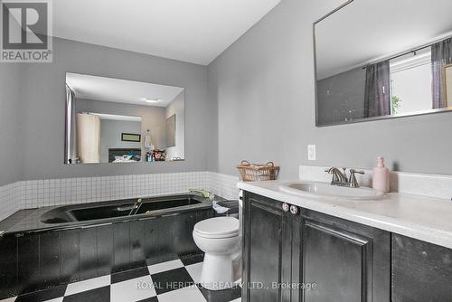 180 Angeline Street N, Kawartha Lakes (Lindsay), ON - Indoor Photo Showing Bathroom