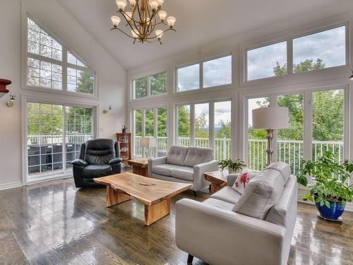 Salon - 25 Ch. Des Amarantes, Sainte-Anne-Des-Lacs, QC - Indoor Photo Showing Living Room