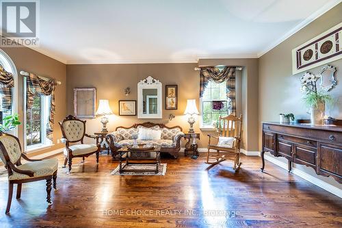 20 Andrew Street, Clarington (Newcastle), ON - Indoor Photo Showing Living Room