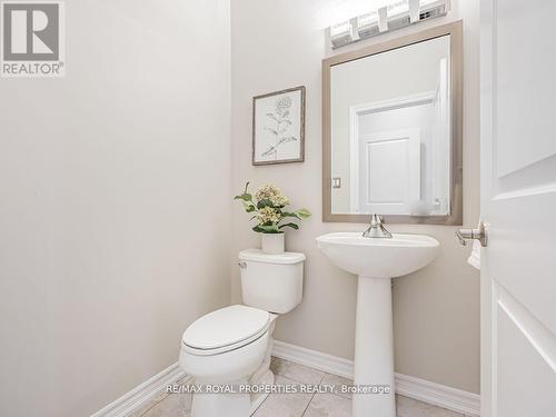 32 Burning Springs Place W, Whitby (Brooklin), ON - Indoor Photo Showing Bathroom