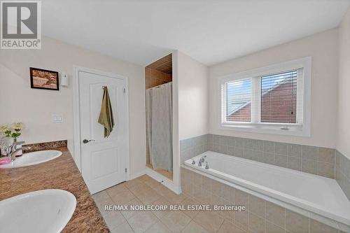 201 Eight Avenue, New Tecumseth (Alliston), ON - Indoor Photo Showing Bathroom